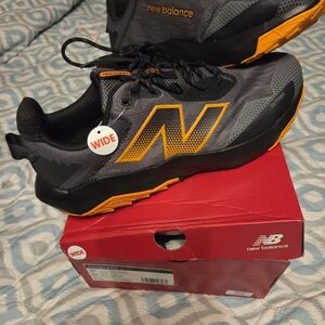 New Balance Men's Grey & Orange Running Shoes - Wide